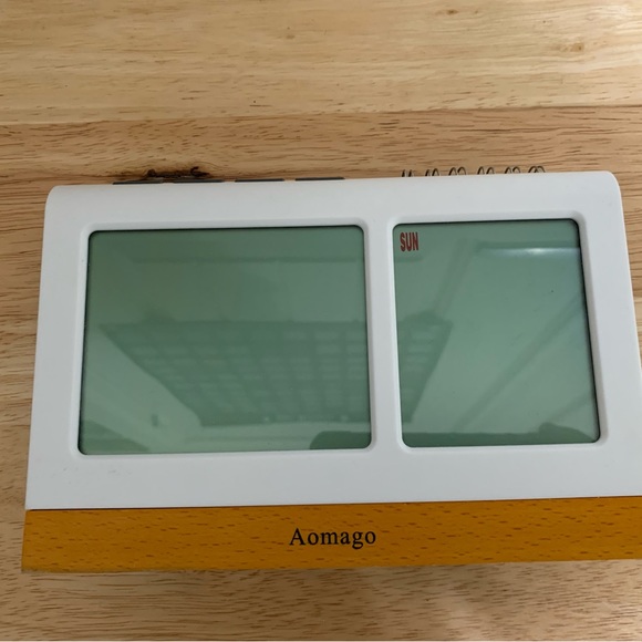 Desk clock - Picture 3 of 5